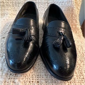 Men’s dress shoes size 8.5 Wide